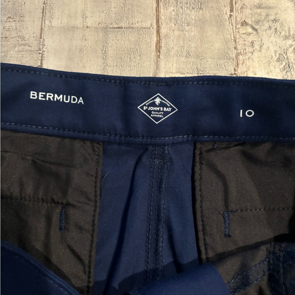 St. John’s Bay Bermuda Shorts Size 10 - Picture 4 of 7